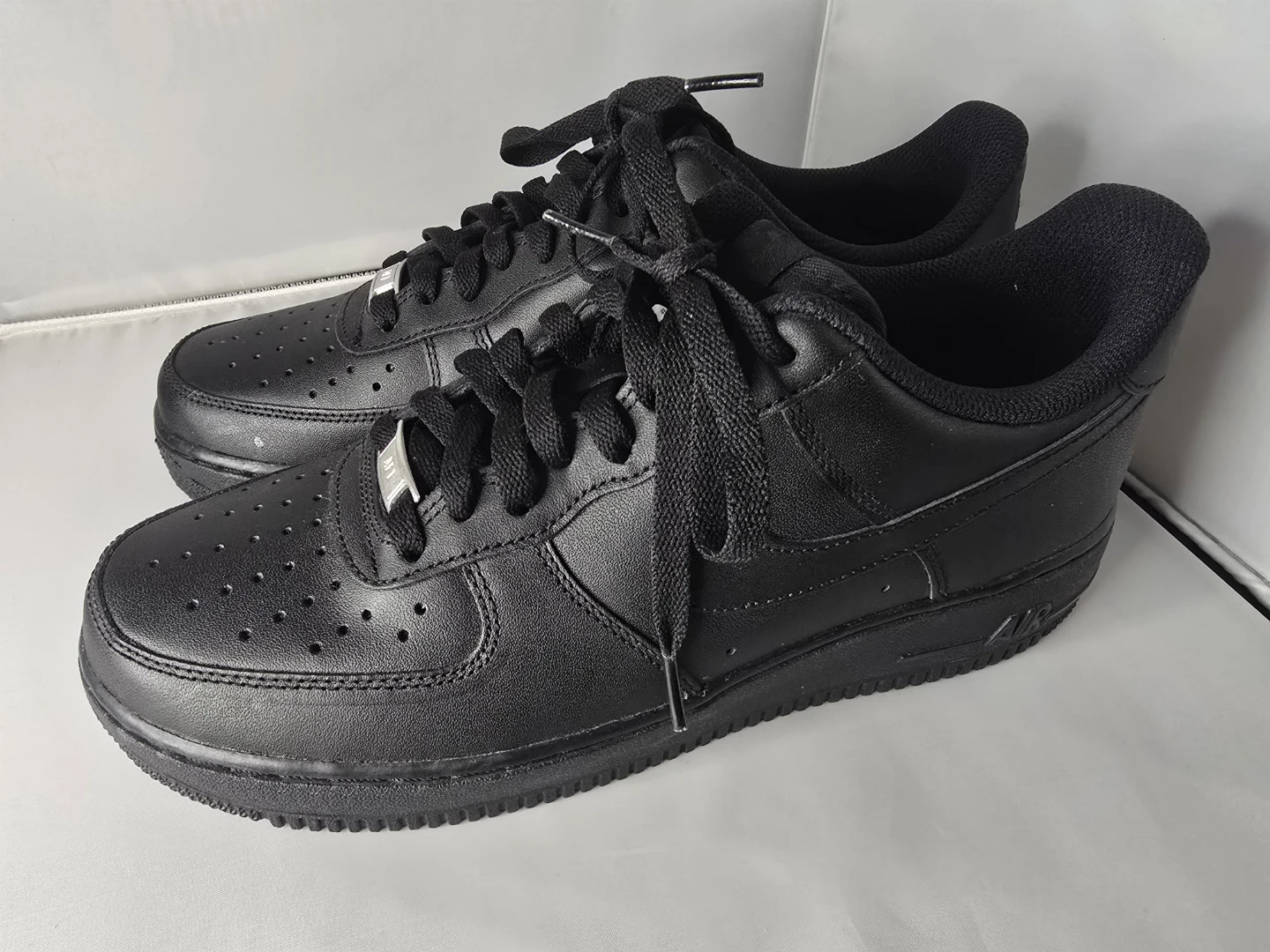 NEW! Nike: Air Force 1 Low Black  Shoe Men's Sz US9 42.5cm - photo 4