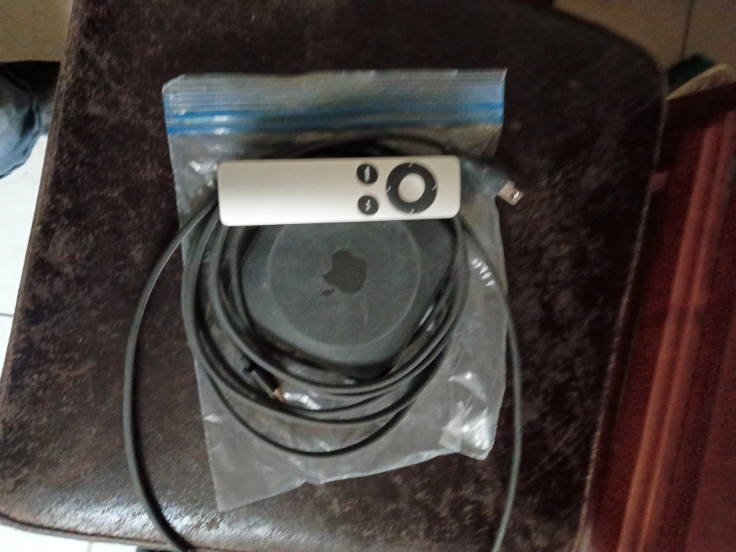 Apple TV 2nd Gen with Remote and Power Cable