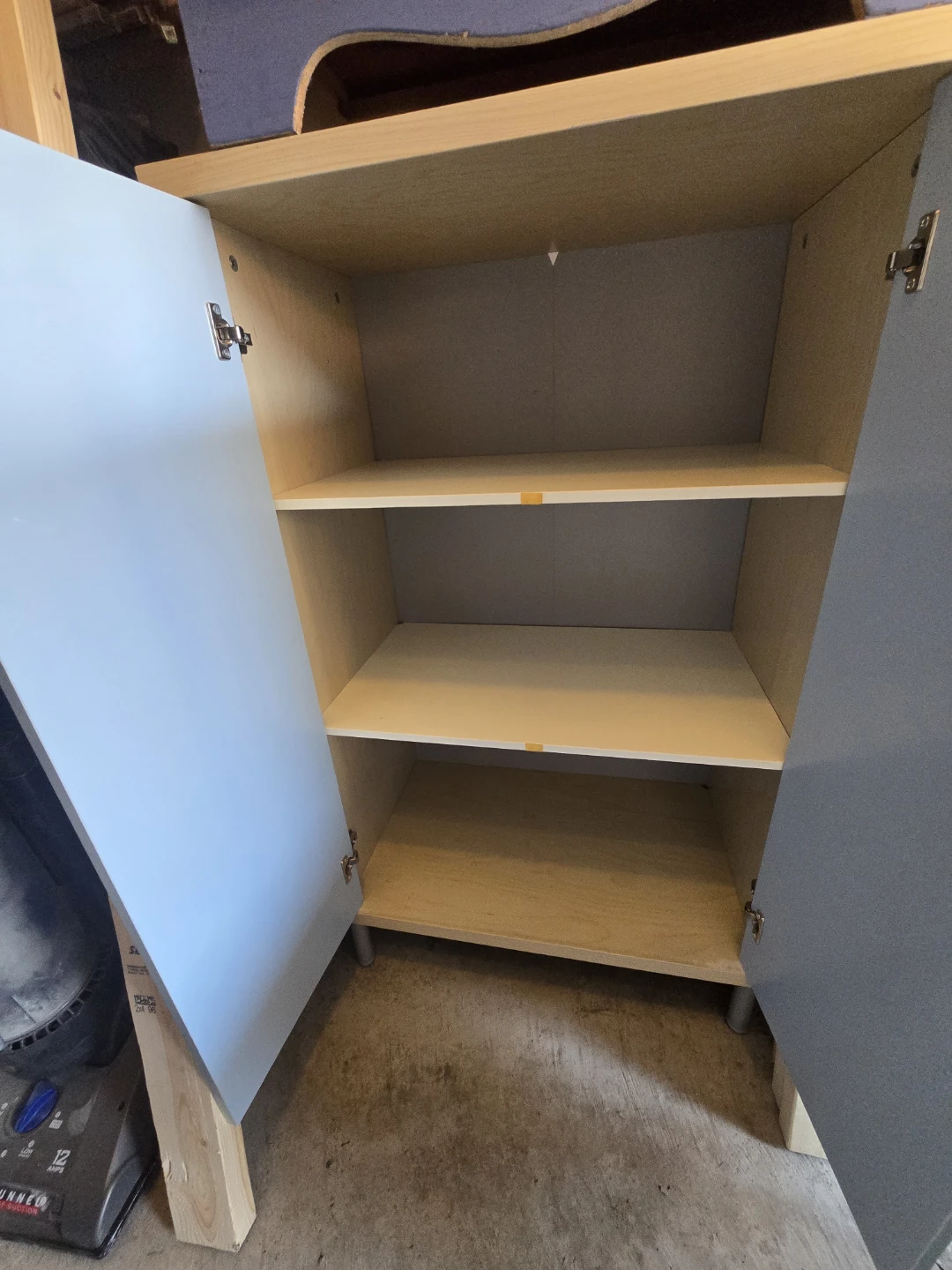 Two-door cabinet with shelves - photo 2