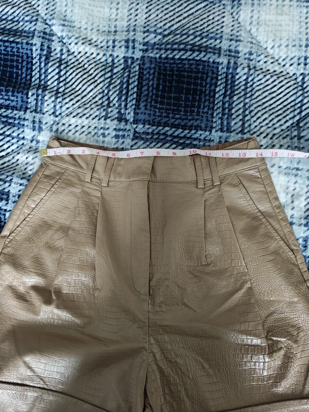 Dynamite Faux Leather Crocodile Print Shorts Size M - photo 3