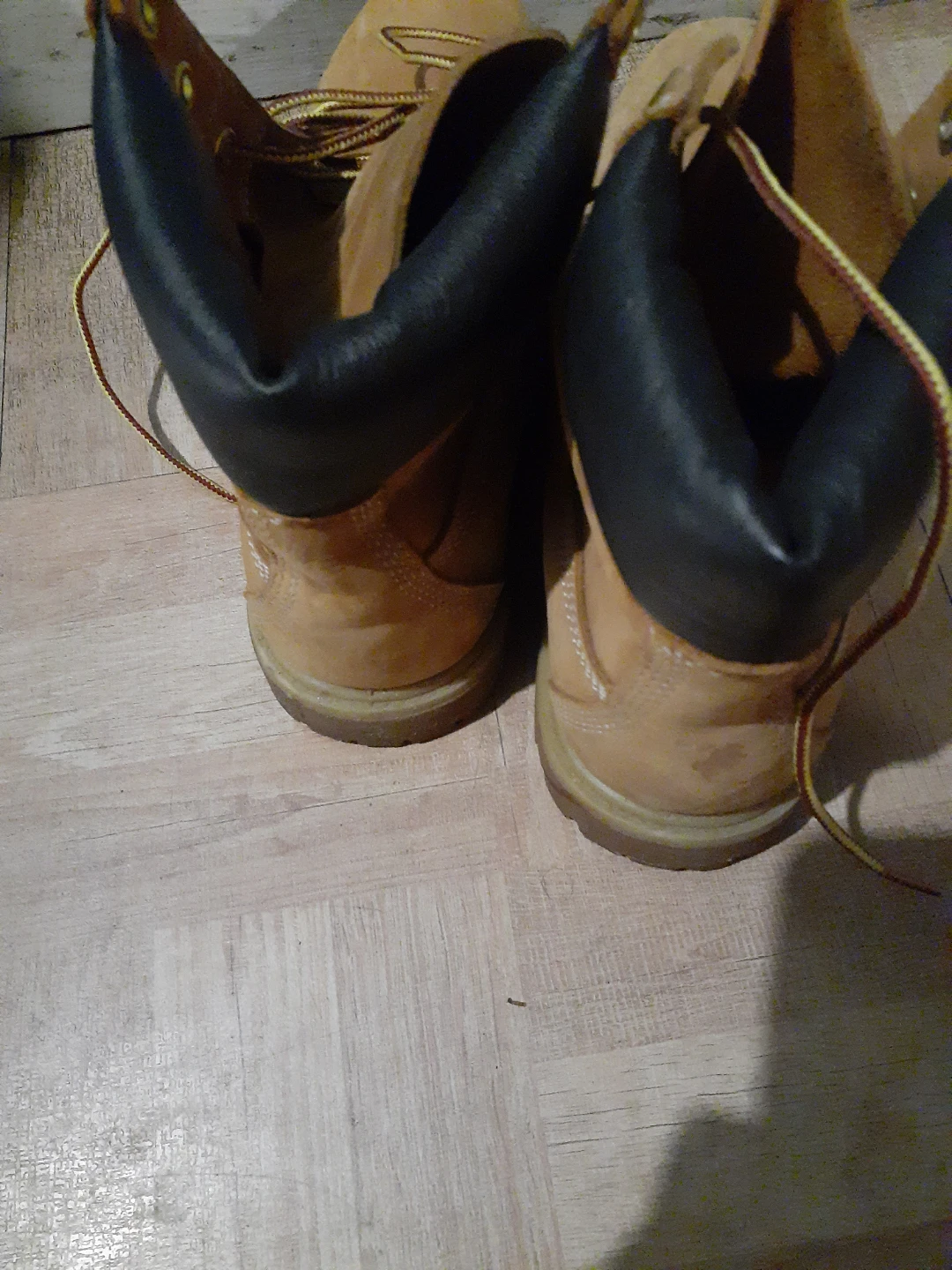 Timberland Classic Boots - Size 9 womans - photo 5