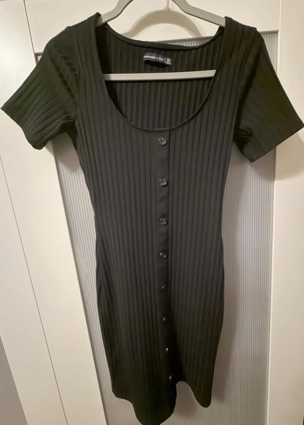 A&F Ribbed Button-Front Short Sleeve Midi Dress - photo 5