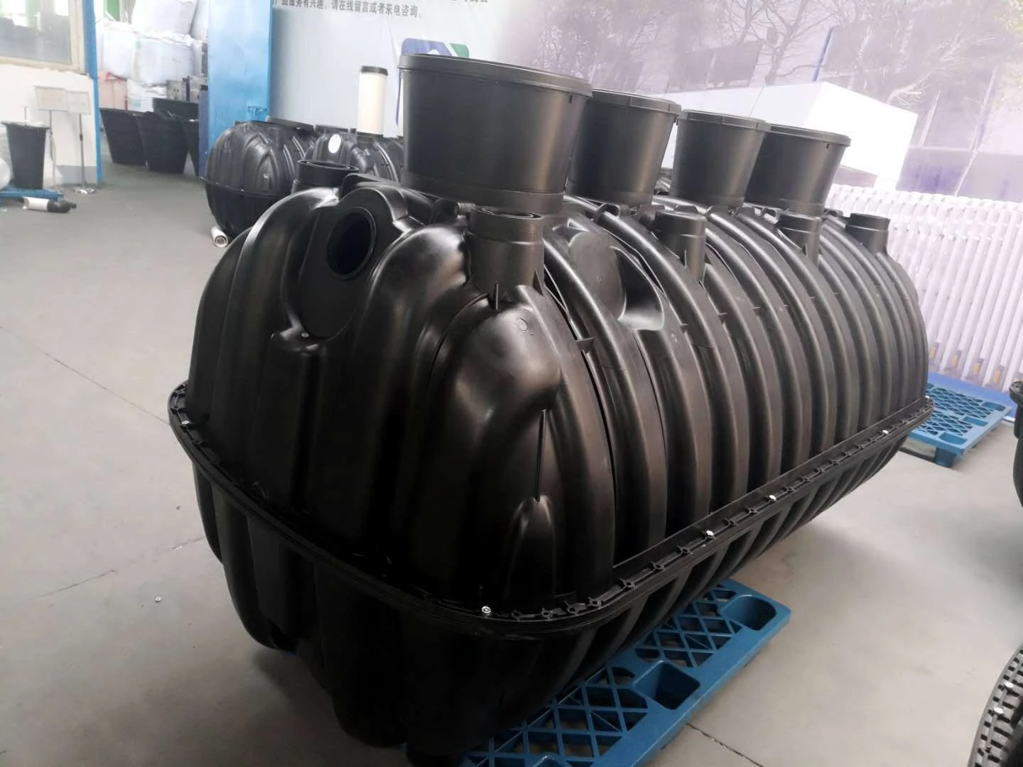 Black Plastic Septic Tank - photo 3