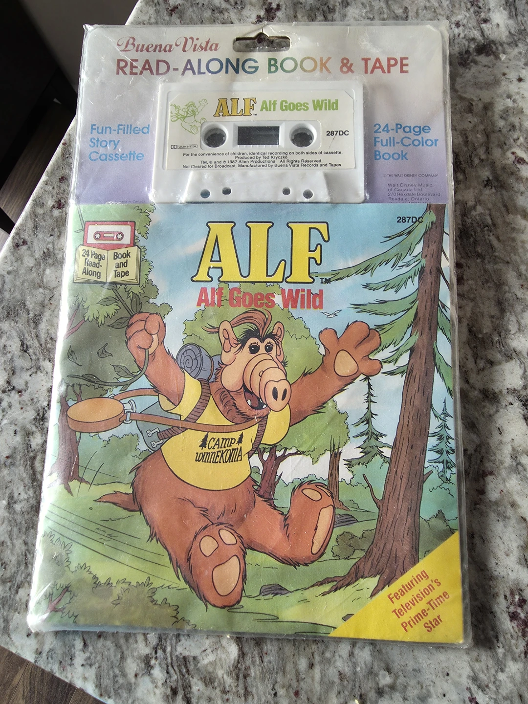 Alf Read Along Book & Tape "Alf Goes Wild"