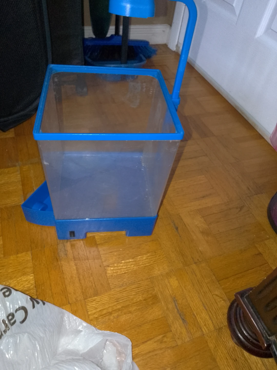 Clear plastic acrylic fish tank - photo 2