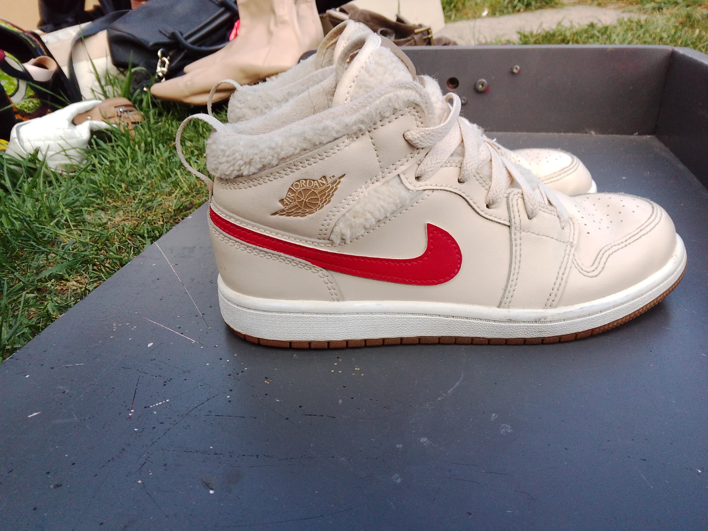Jordan 1 Mid SE 'Fearless' Cream Sherpa Sneakers - photo 2