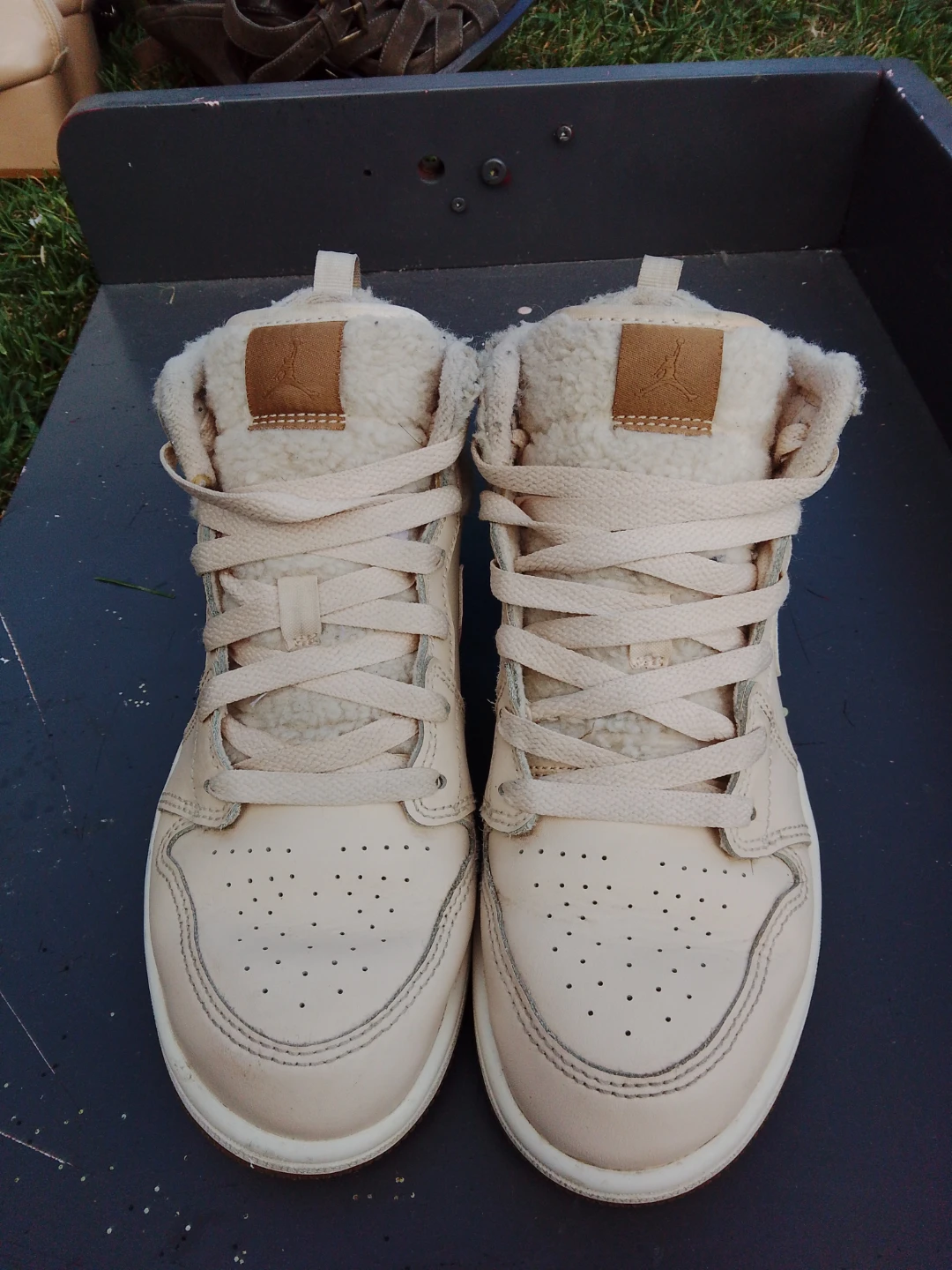 Jordan 1 Mid SE 'Fearless' Cream Sherpa Sneakers - photo 3