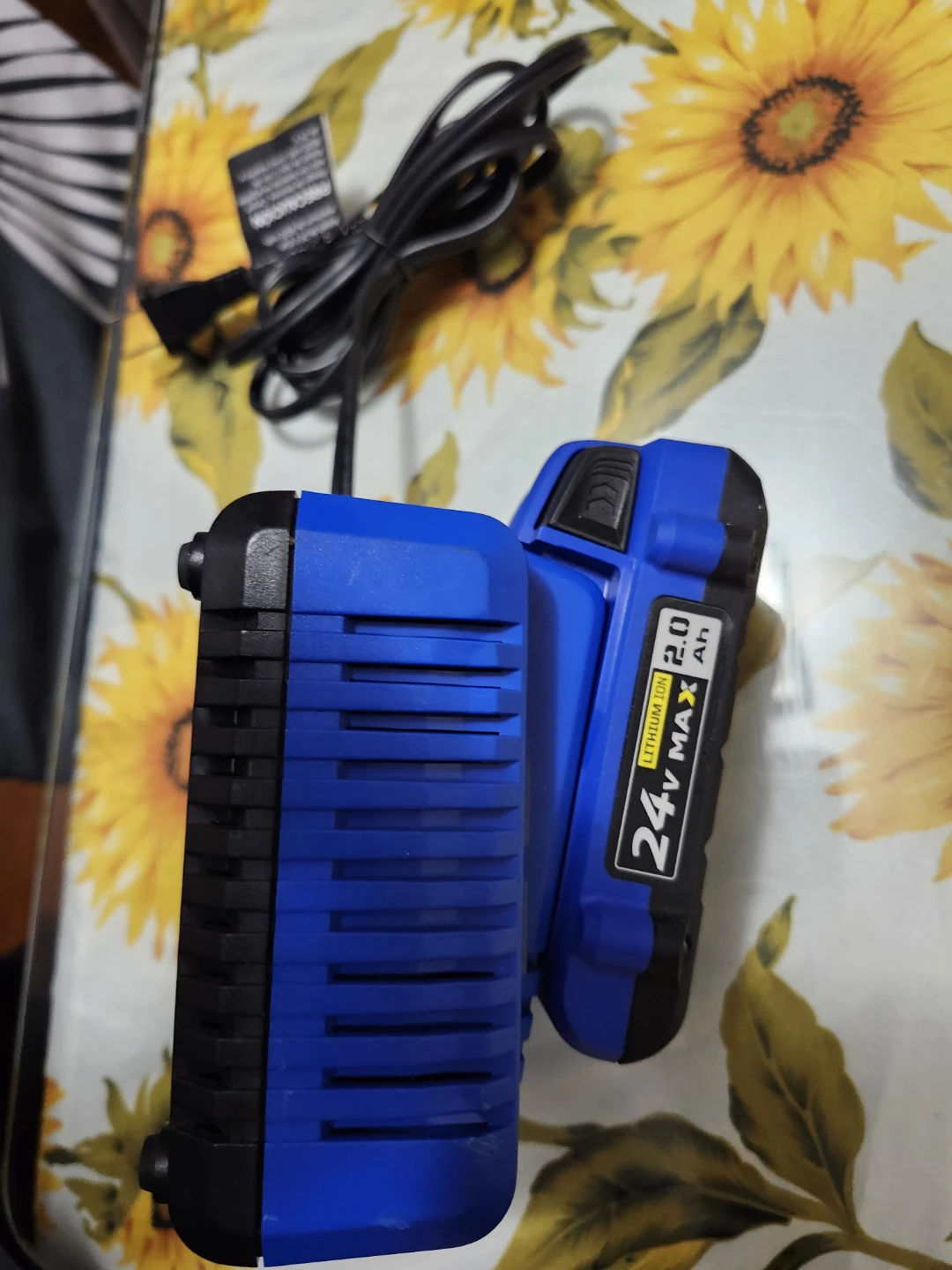 Kobalt 24V Max 2.0 Ah Lithium-Ion Battery and Charger - photo 5