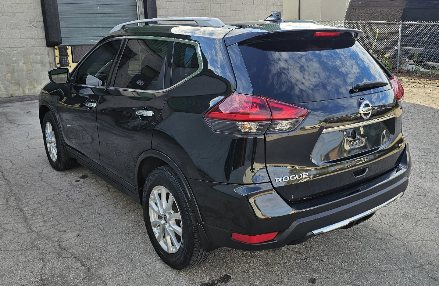 2018 NISSAN ROGUE - photo 4