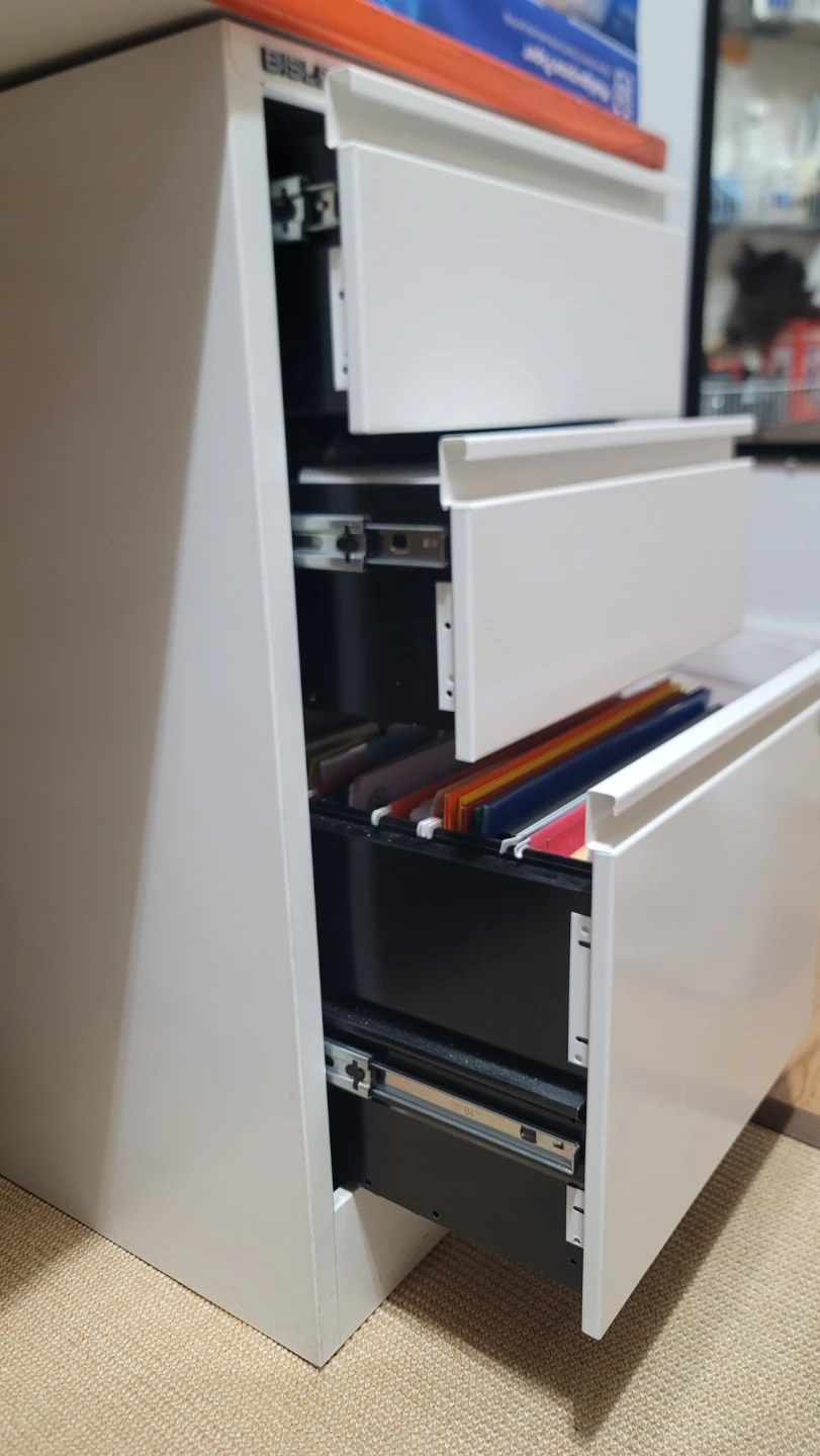 Bisley 3 Drawer Filing Cabinet - photo 4