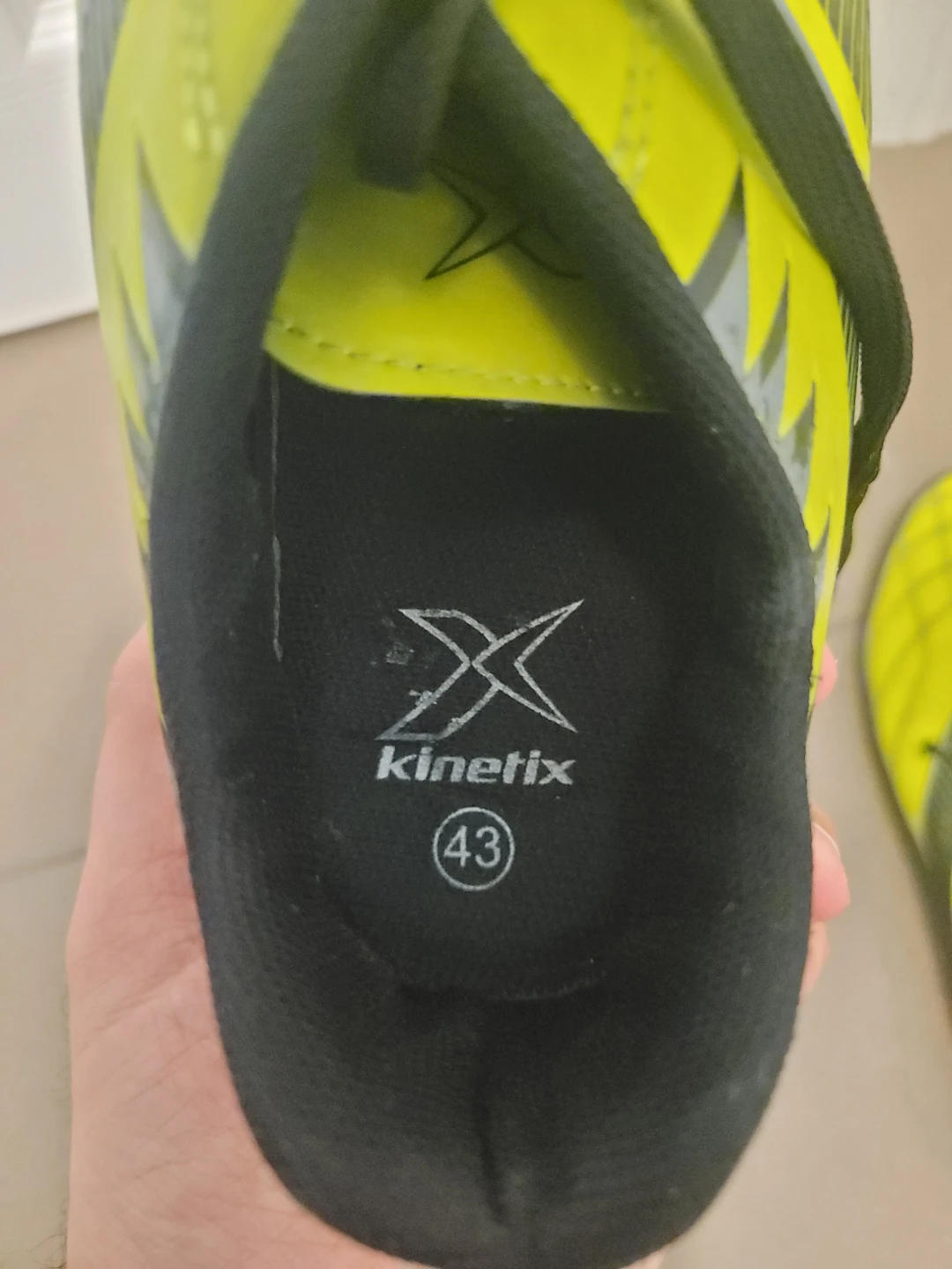 Kinetix Soccer Cleats - Size 10.5 US / 43 EUR - Yellow - photo 4