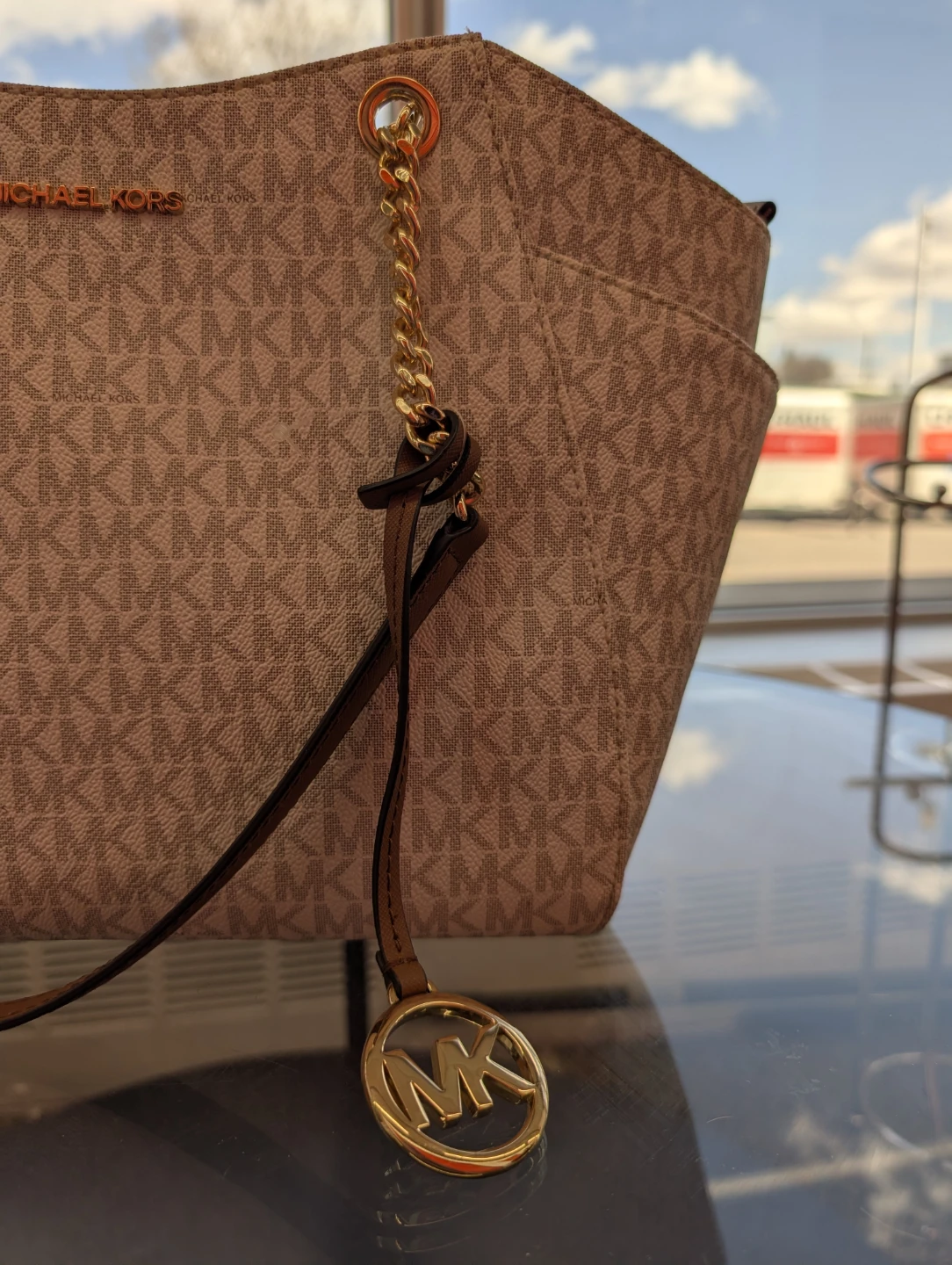 Michael Kors Jet Set Travel LG Chain Shldr Tote - Vanilla