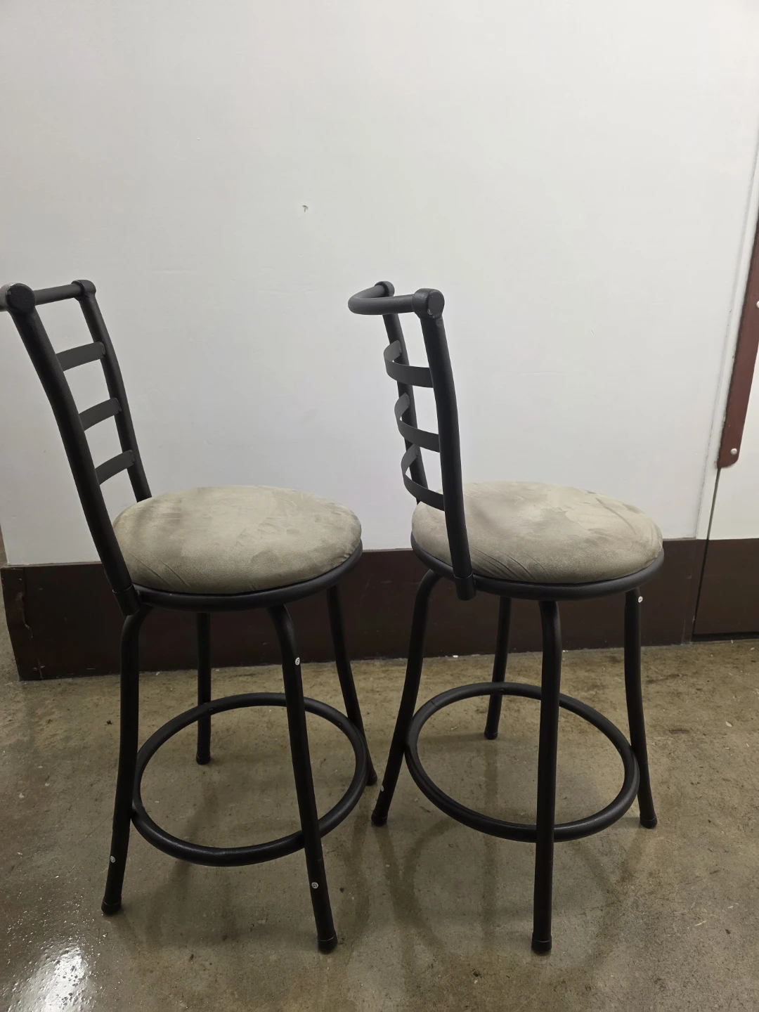 Pair of Swivel Bar Stools (35 each) - photo 4