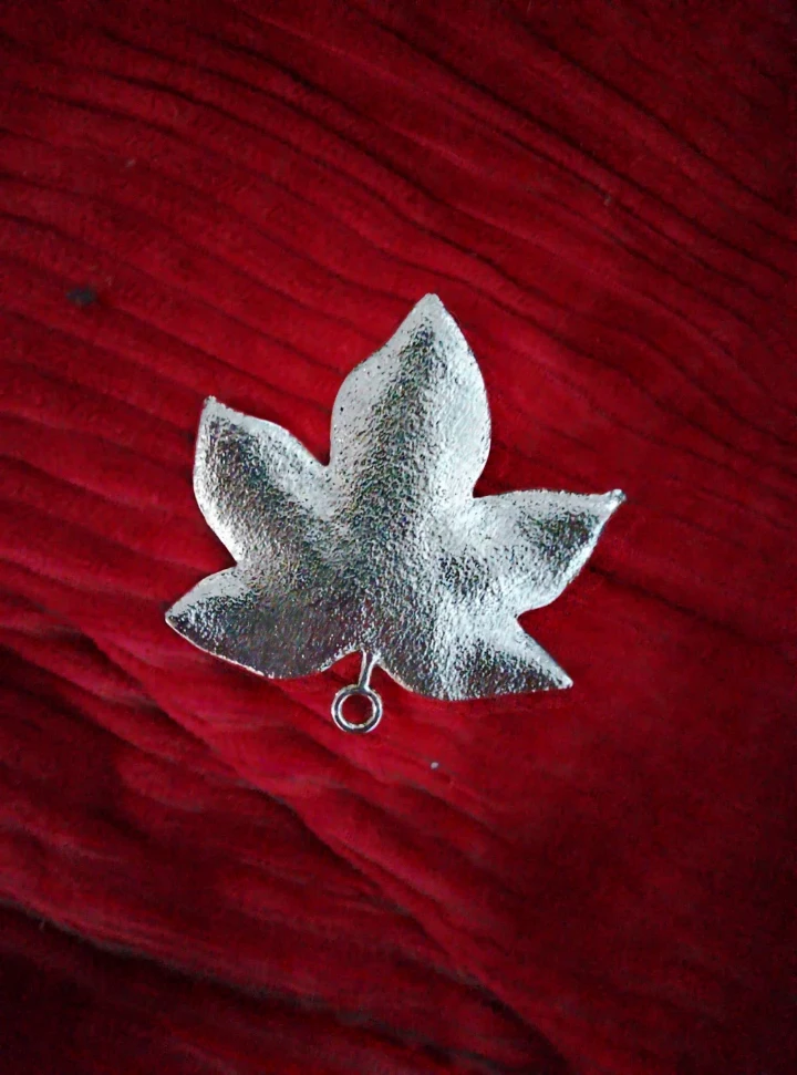 Silver Tone Maple Leaf Pendant Charm - photo 3