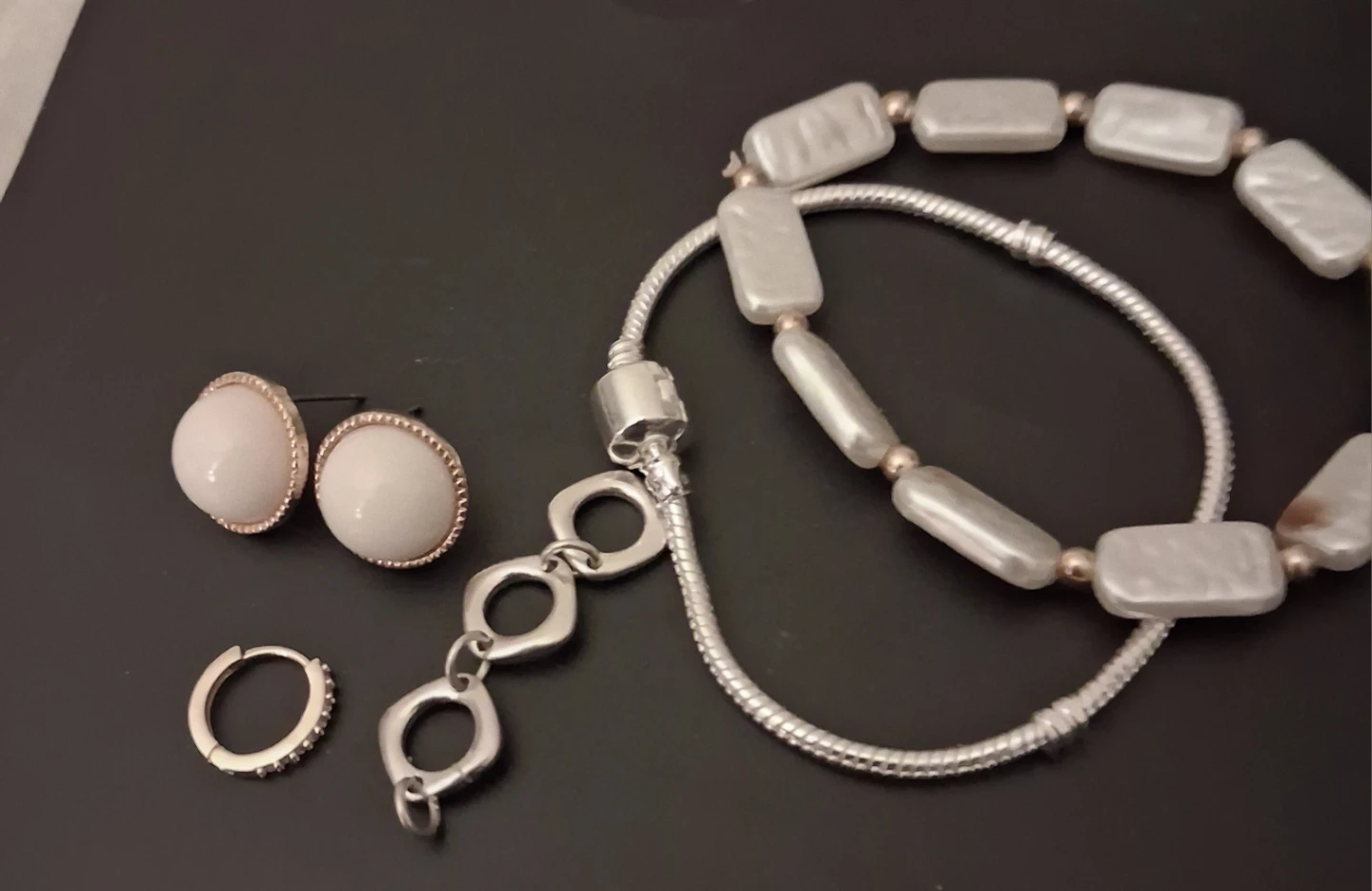 Jewelry set: bracelet and earrings