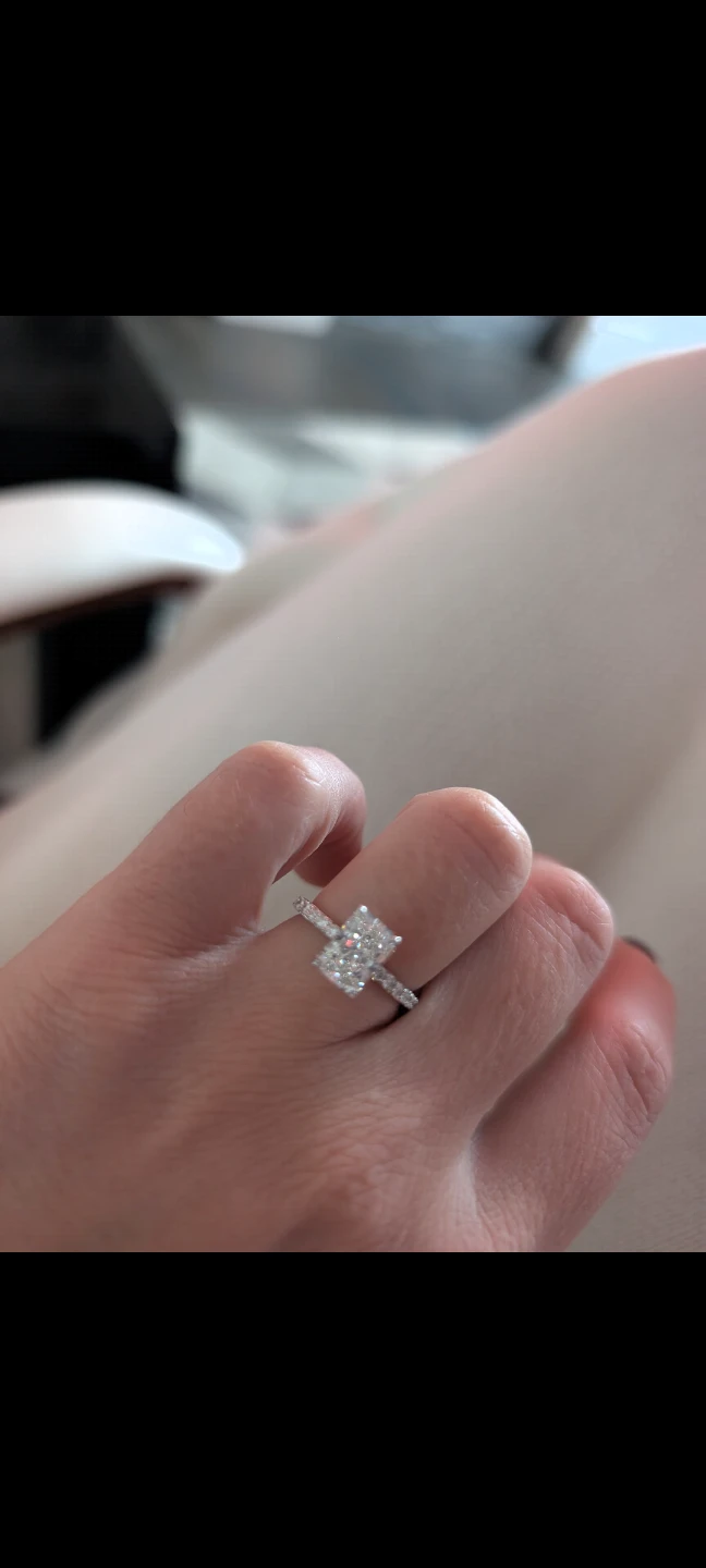 Insanely sparkly 1.5 carat radiant cut lab diamond - photo 2