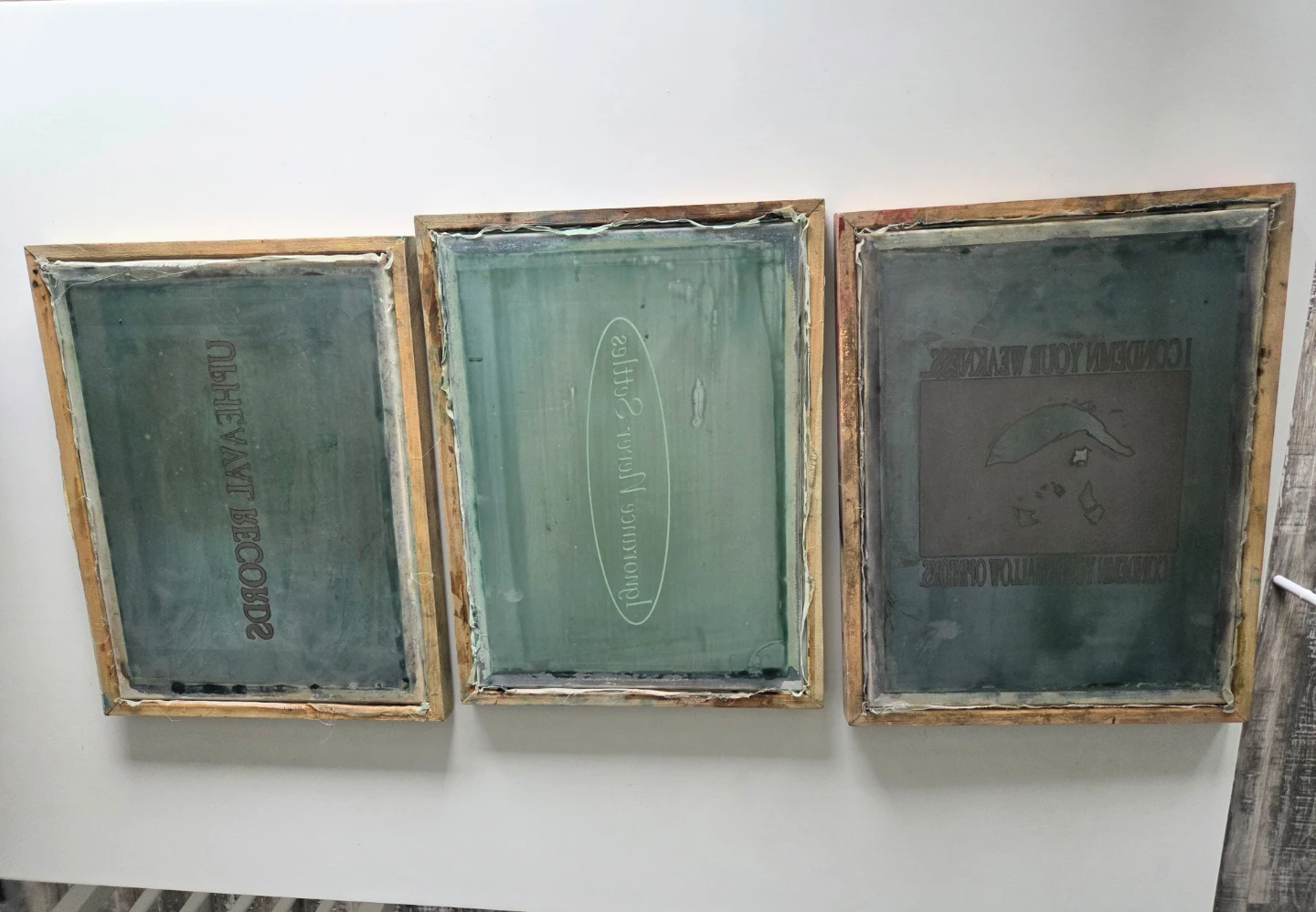 3 Wooden Screen Printing Frames - photo 2