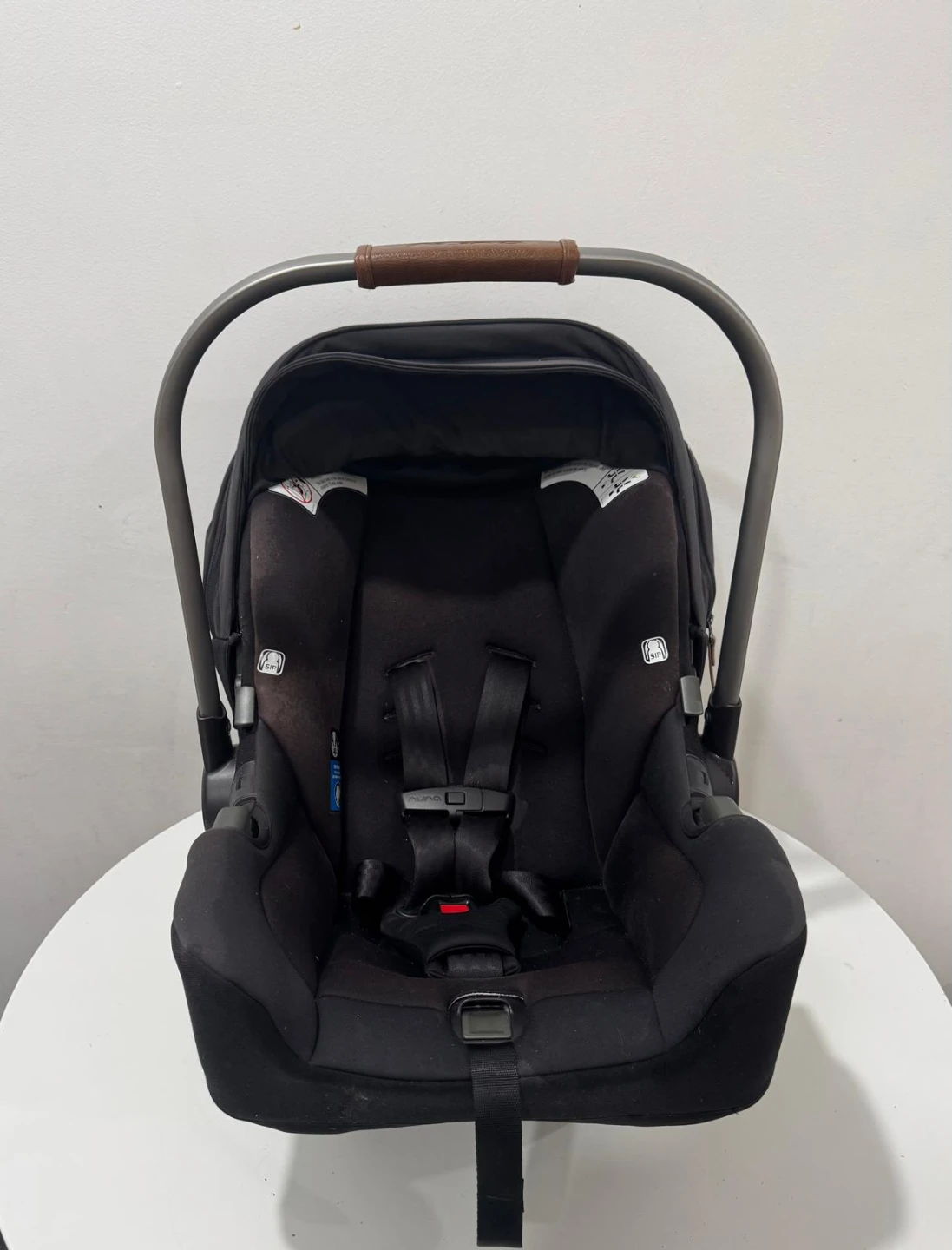Nuna Pipa Infant Car Seat with Base - Black - photo 2