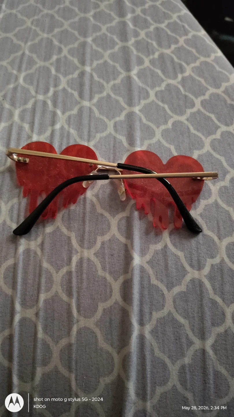 Red Heart Drip Sunglasses - photo 2