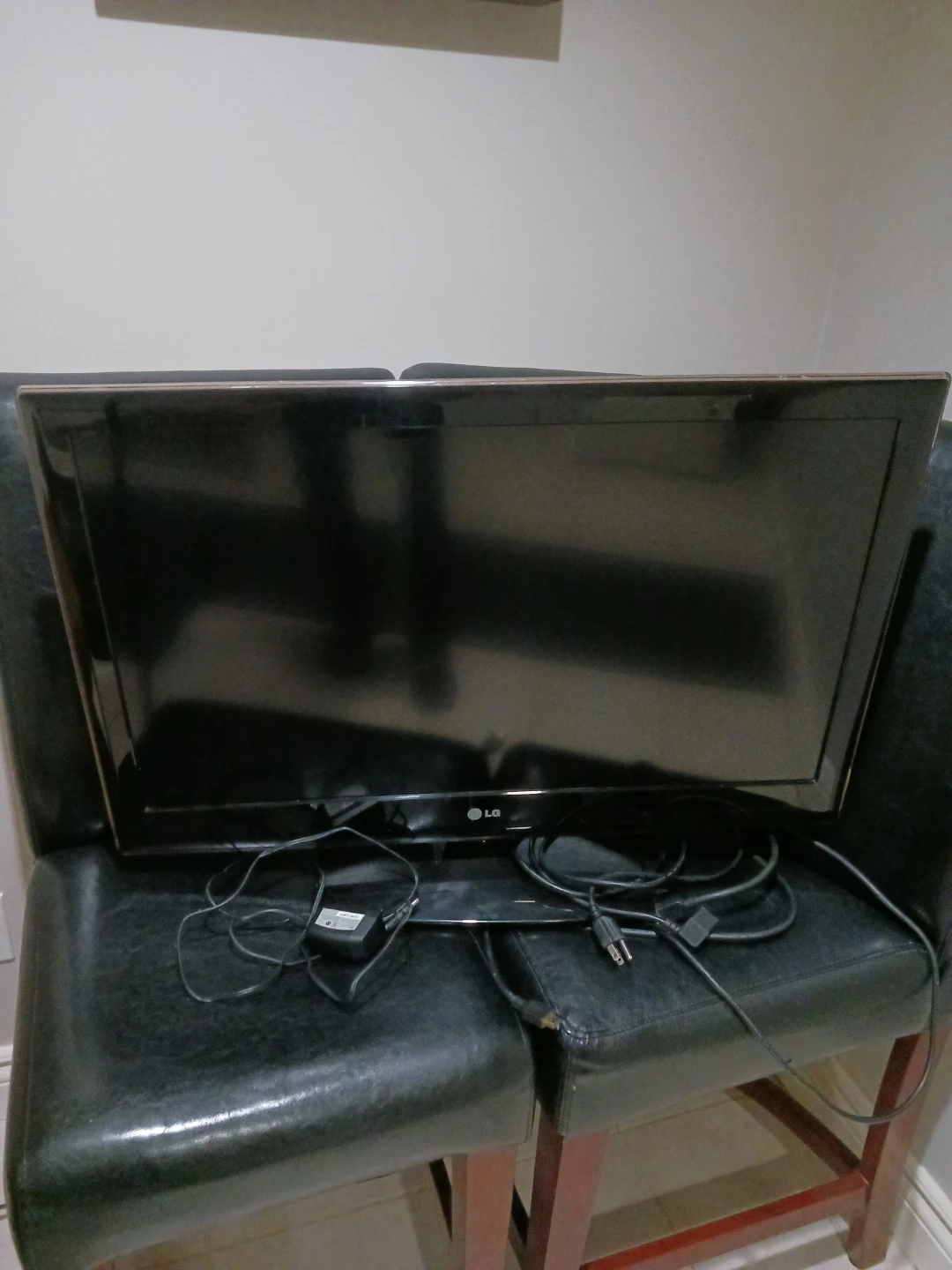 LG 32-inch HD TV