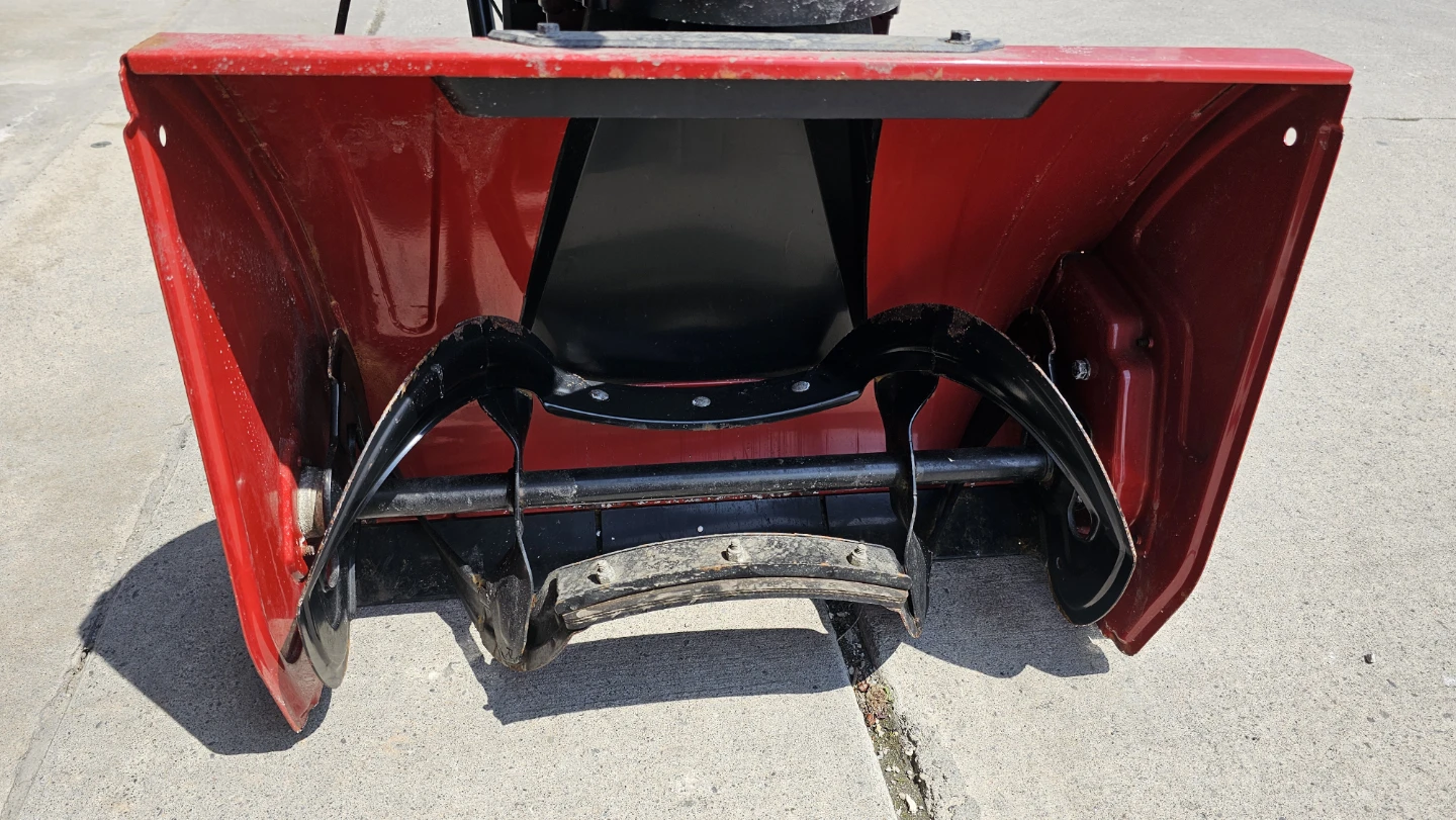 Toro SnowMaster 724 OXE Snow Blower - photo 3