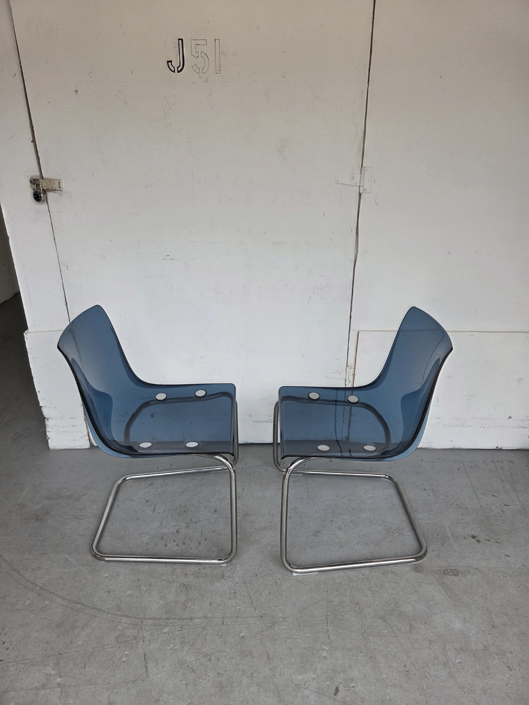 Set of 2 Blue Acrylic Cantilever Chairs - photo 2