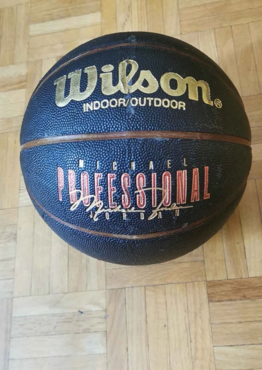 VINTAGE 1990's MICHEAL JORDAN BASKETBALL