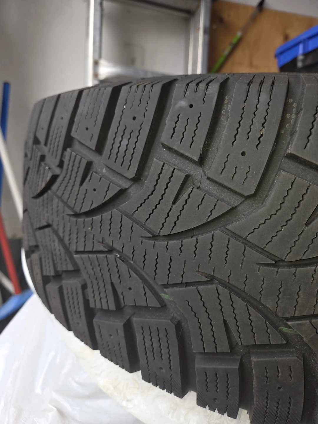Dodge Ram Alloy Wheel with Tire - photo 2