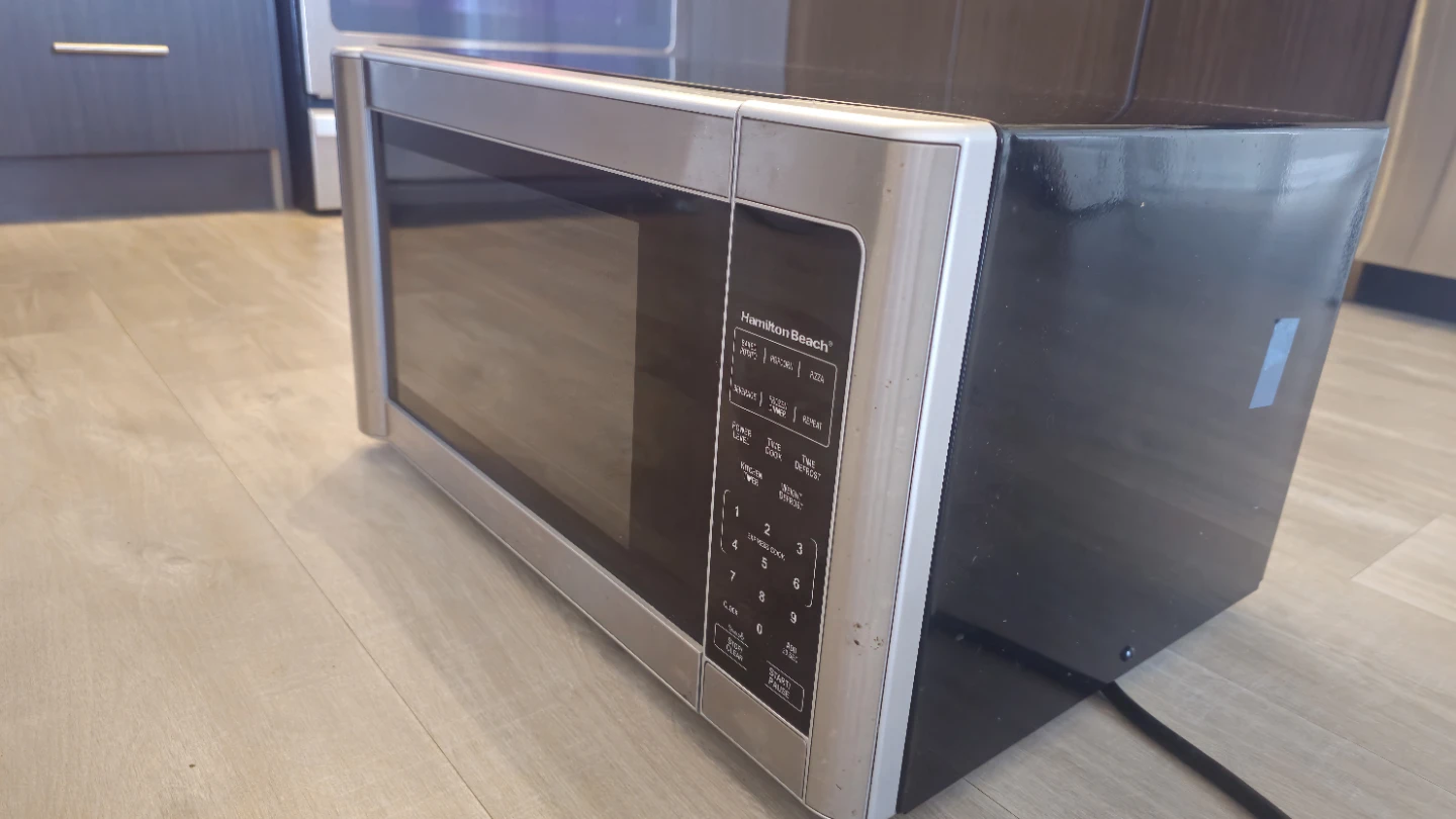 Hamilton Beach Microwave Oven - photo 3