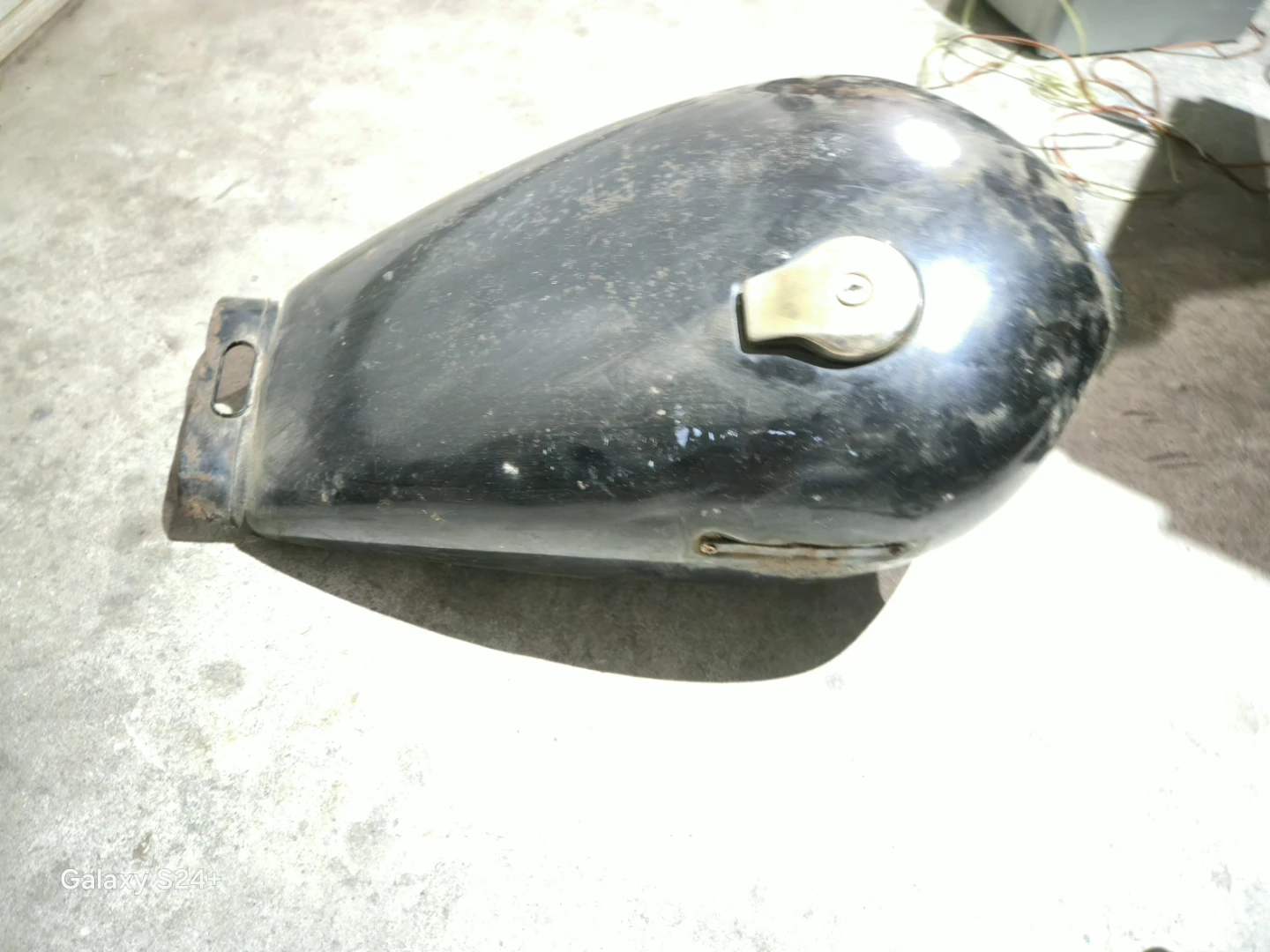 Yamaha Motorcycle Gas Fuel Tank - photo 2