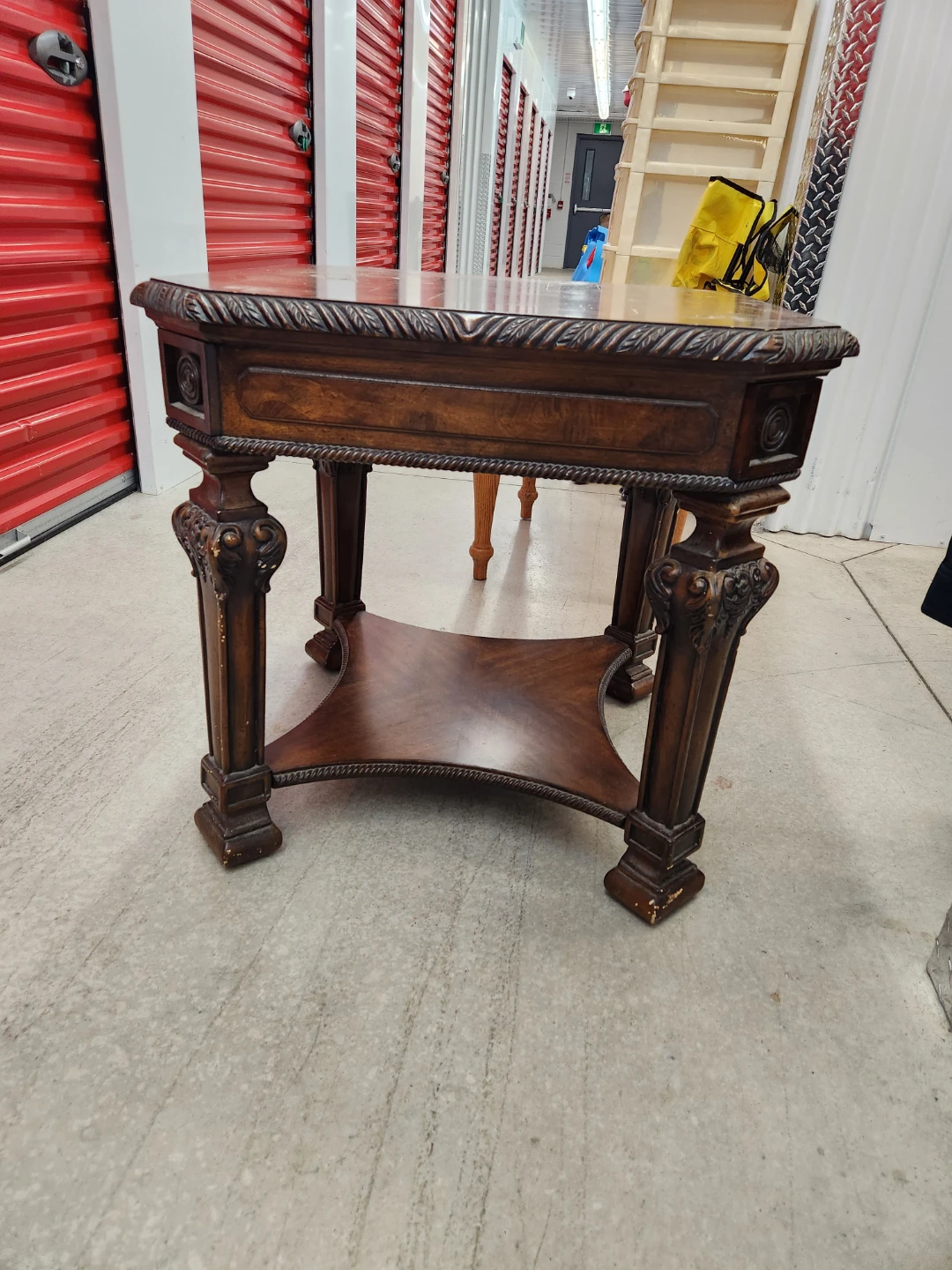 Accent table - photo 5