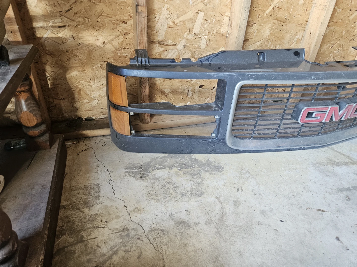 1997 GMC 1500 Front Grille Assembly - photo 3