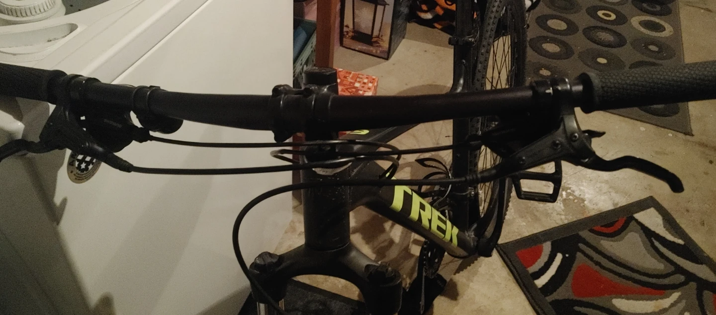 Trek Marlin 6 Mountain Bike - photo 3