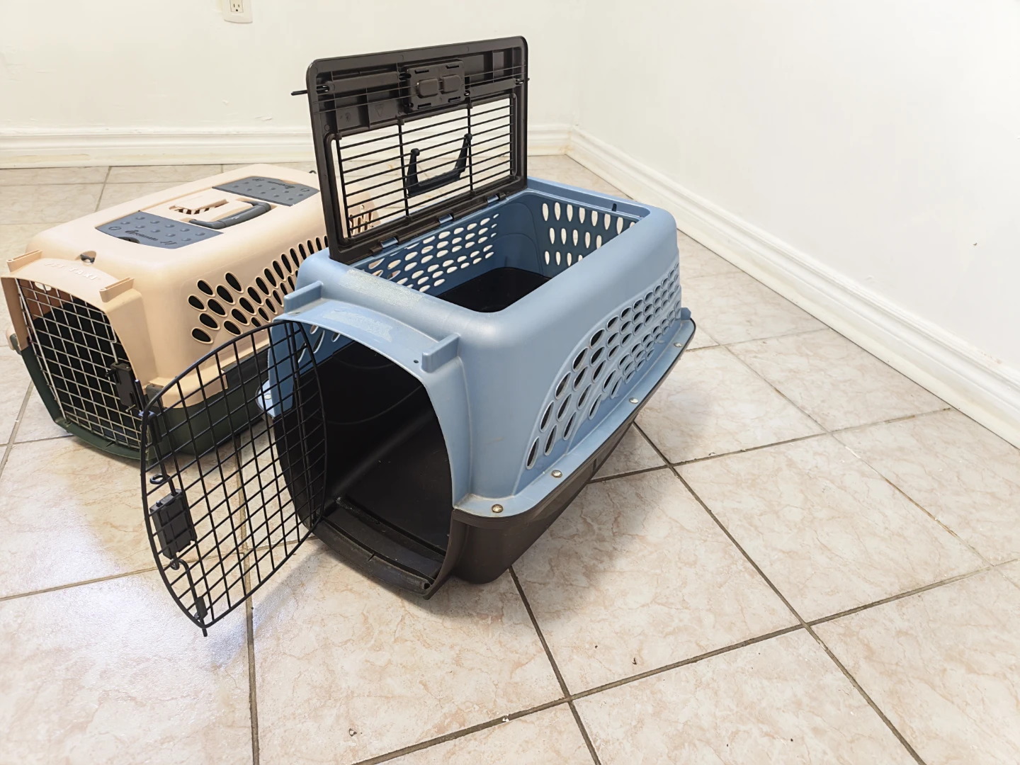 Pet Carrier for Cats and Small Dogs - photo 4