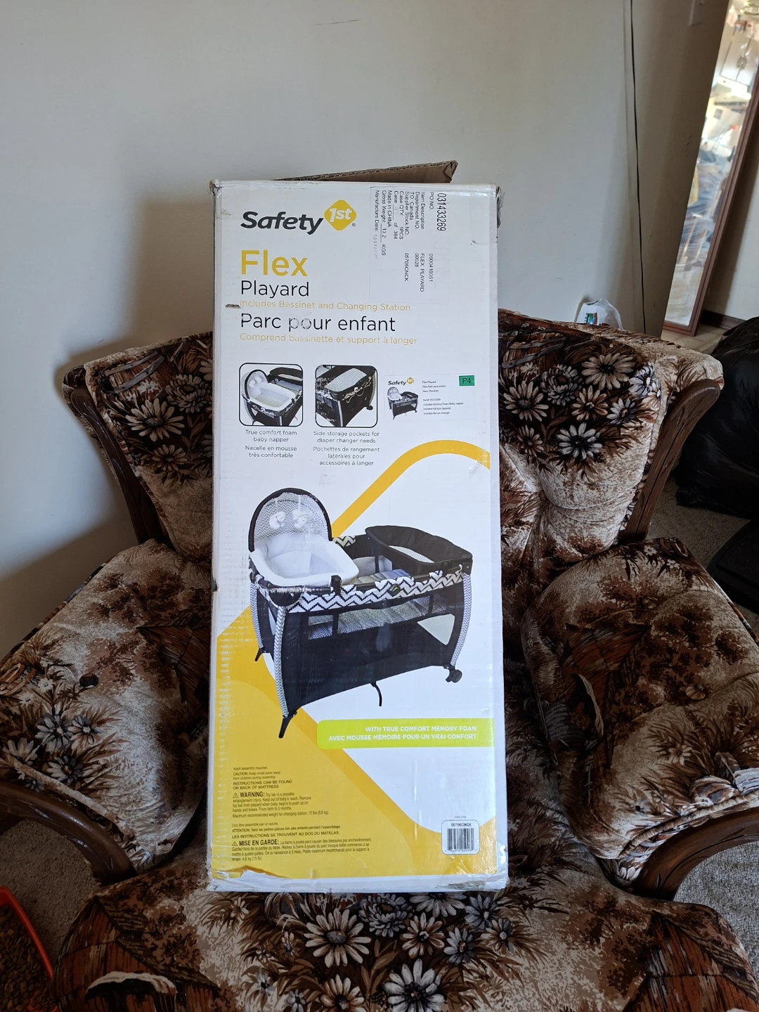 Safety 1st Flex Playard with Bassinet and Changing Station
