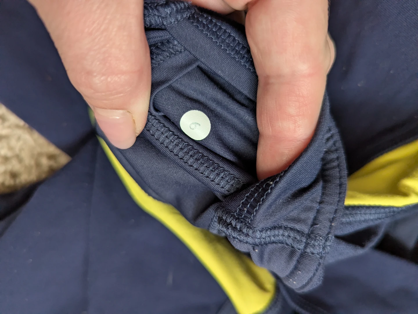 Lululemon Navy Blue & Yellow Athletic Capris Size 6 - photo 3