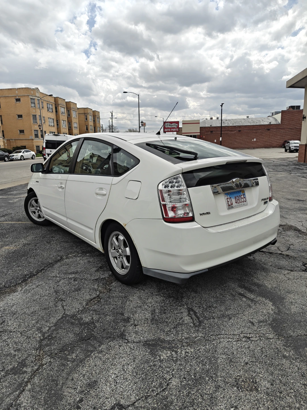 White Toyota Prius - photo 2