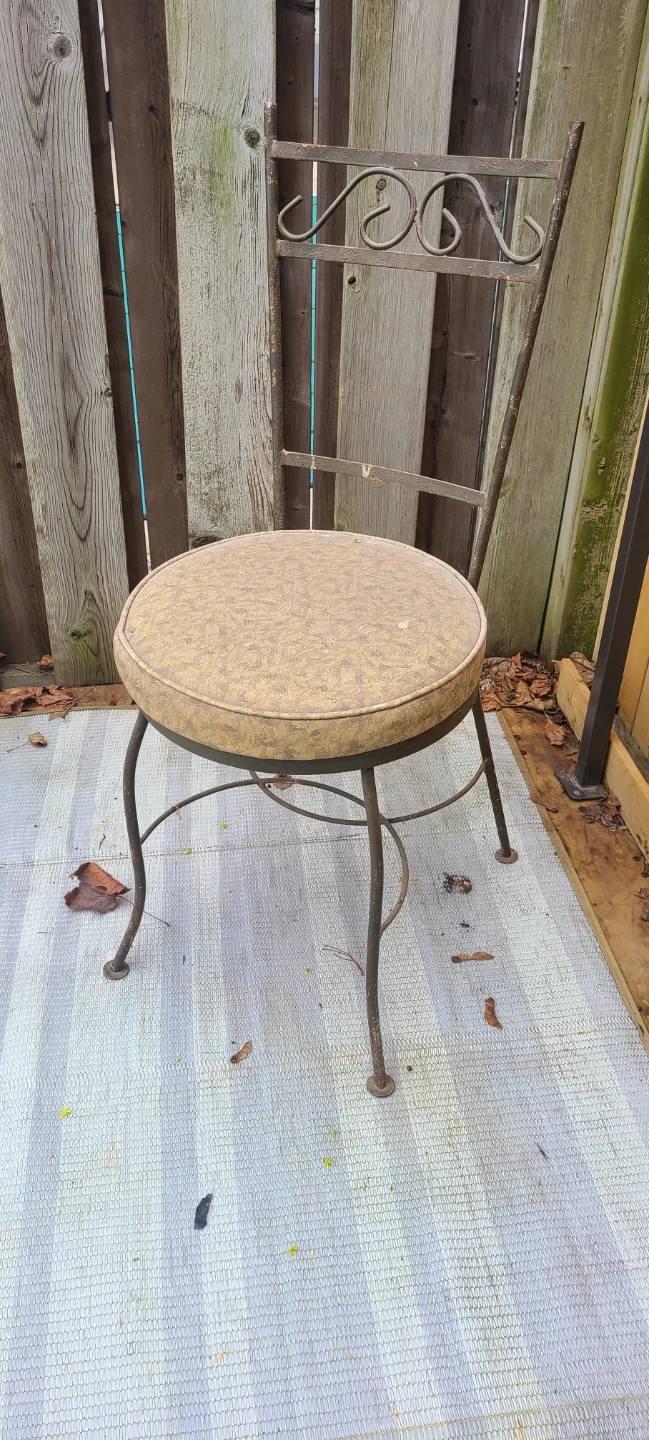 Vintage Wrought-iron Patio Set - photo 3