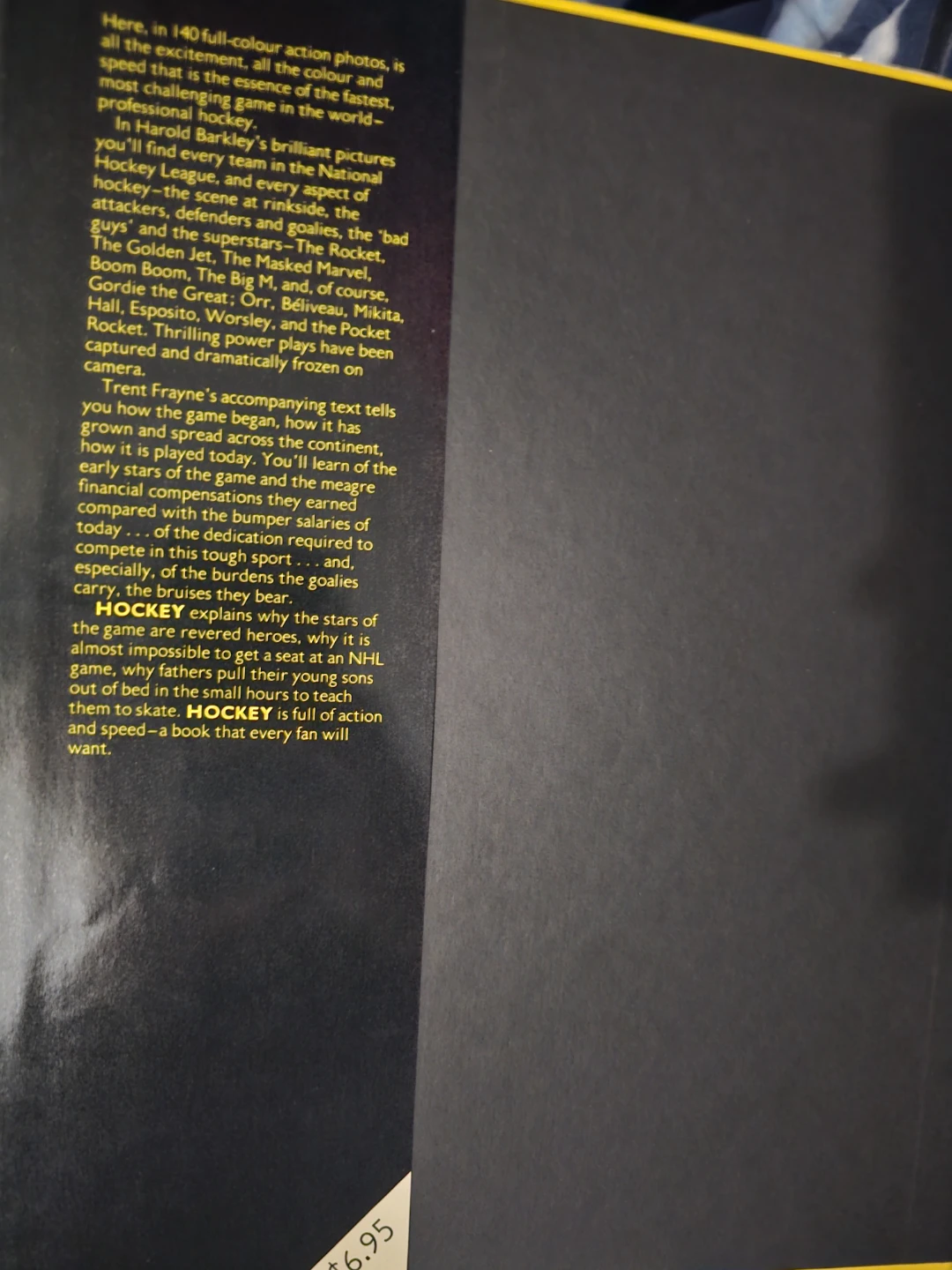 Hockey: Photographs by Harold Barkley, Text by Trent Frayne - photo 3