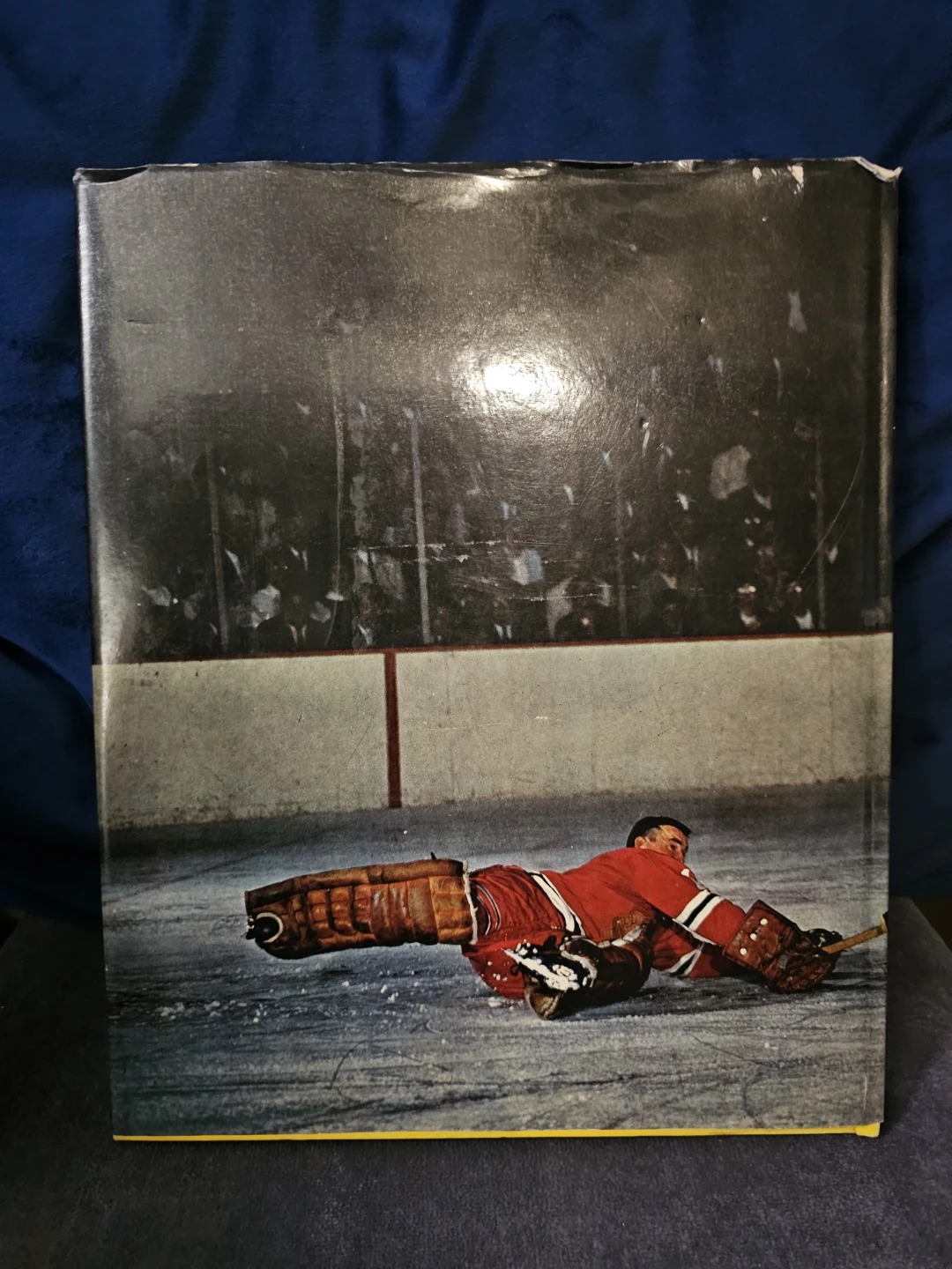 Hockey: Photographs by Harold Barkley, Text by Trent Frayne - photo 4
