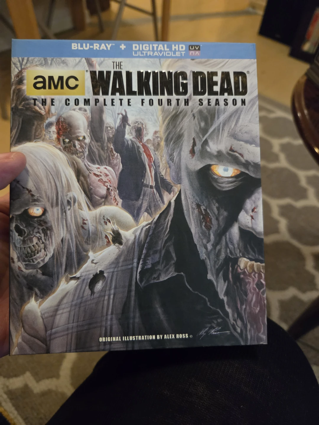 T W D Season 4 Blu-Ray 5-Disc Set with Zombie Figurine - photo 4