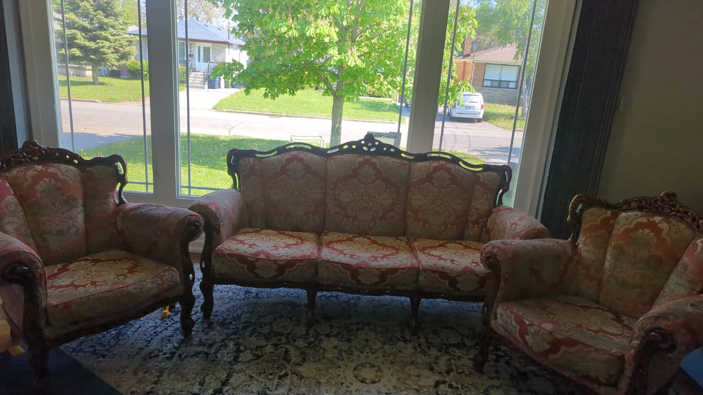 Antique Style Sofa and 2 Armchairs Set