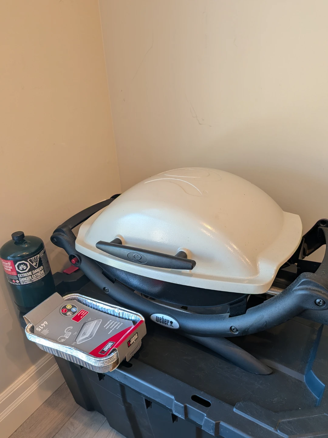 Weber Q 1000 Portable Liquid Propane BBQ - photo 2