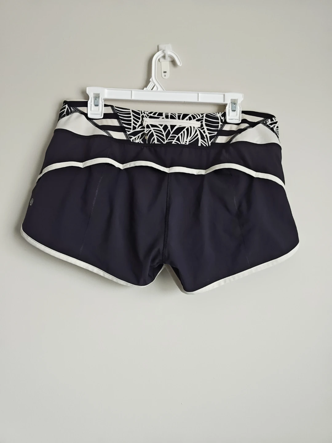 Lululemon Athletic Shorts Black White Trim - photo 2