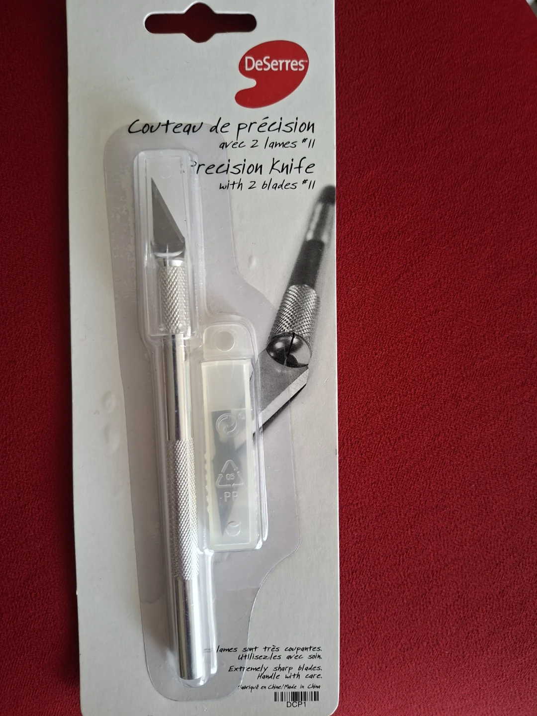 DeSerres Precision Knife with 2 Blades