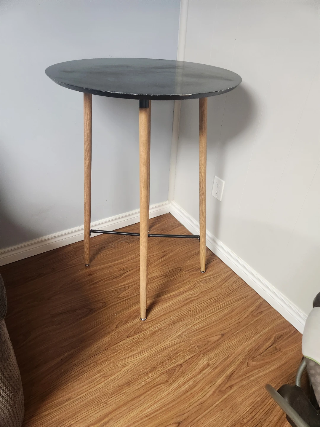Round Black Table with Wooden Legs - photo 3