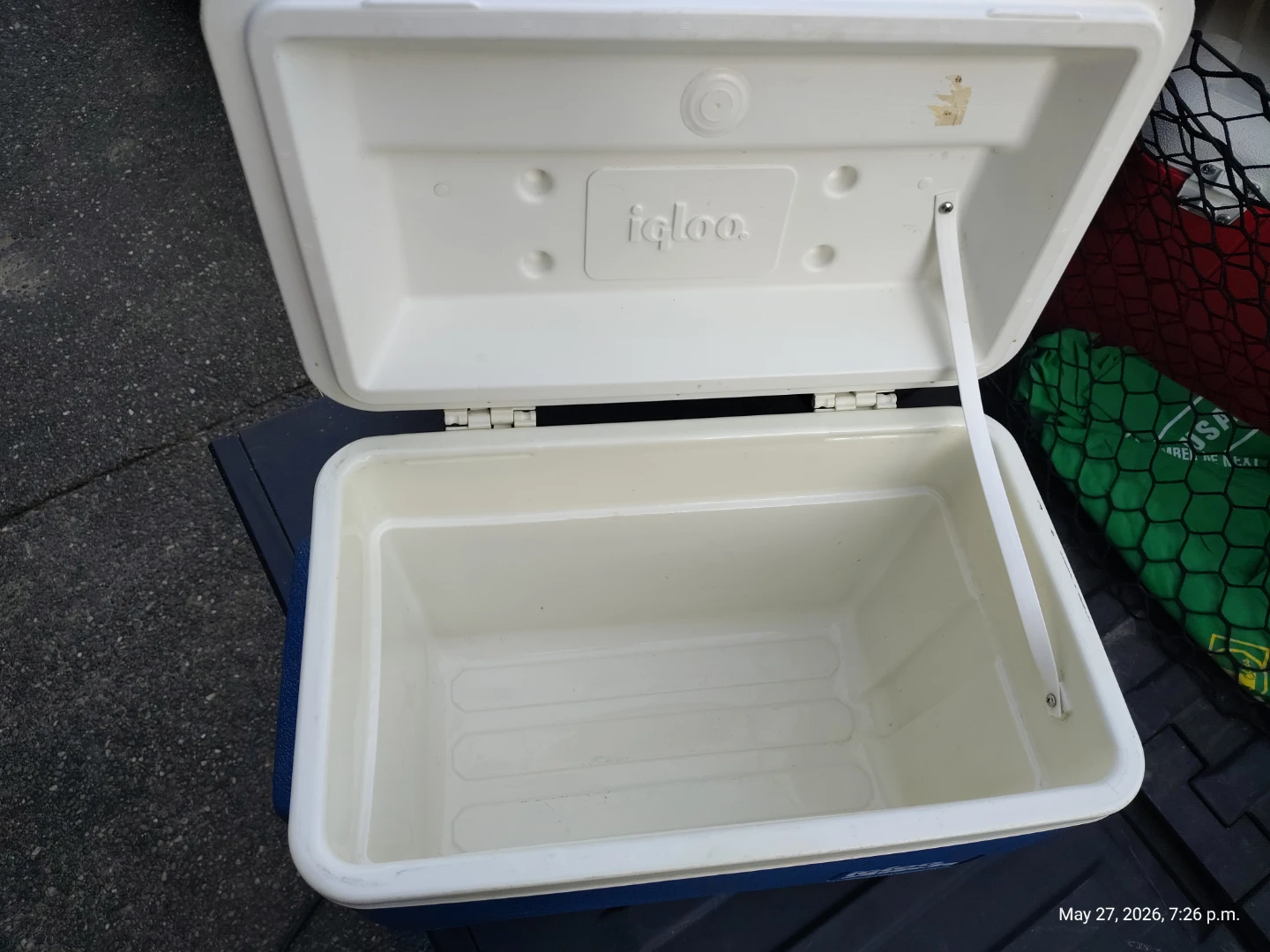 IGLOO 28qt Fishing Cooler 🥕 CLEAN 🫧 - photo 2