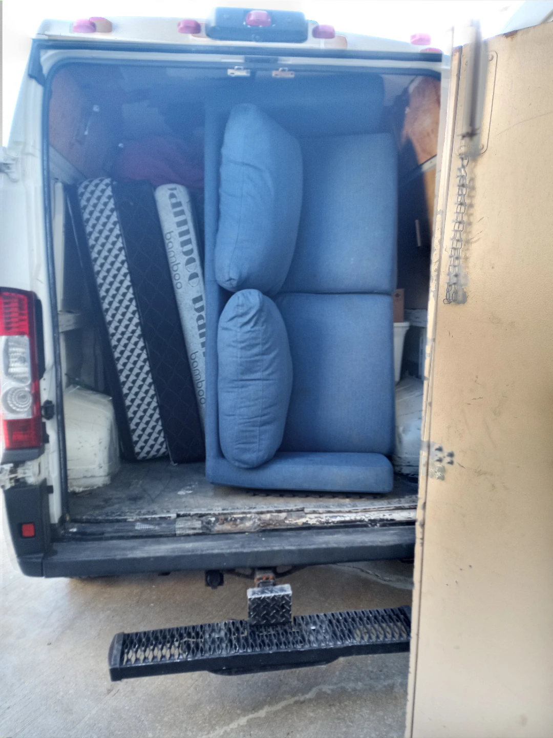 Moving and delivery services - photo 2