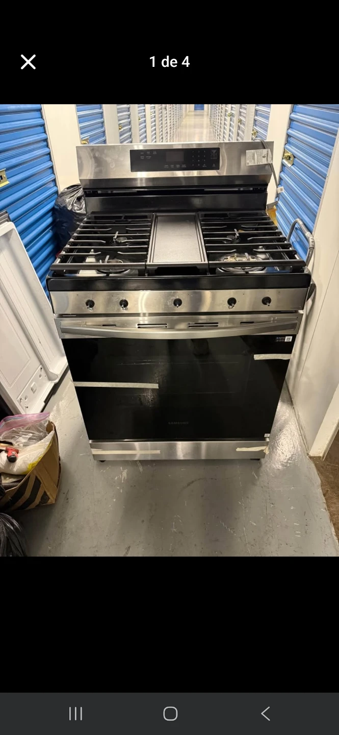 Samsung Gas Range Stove - photo 2