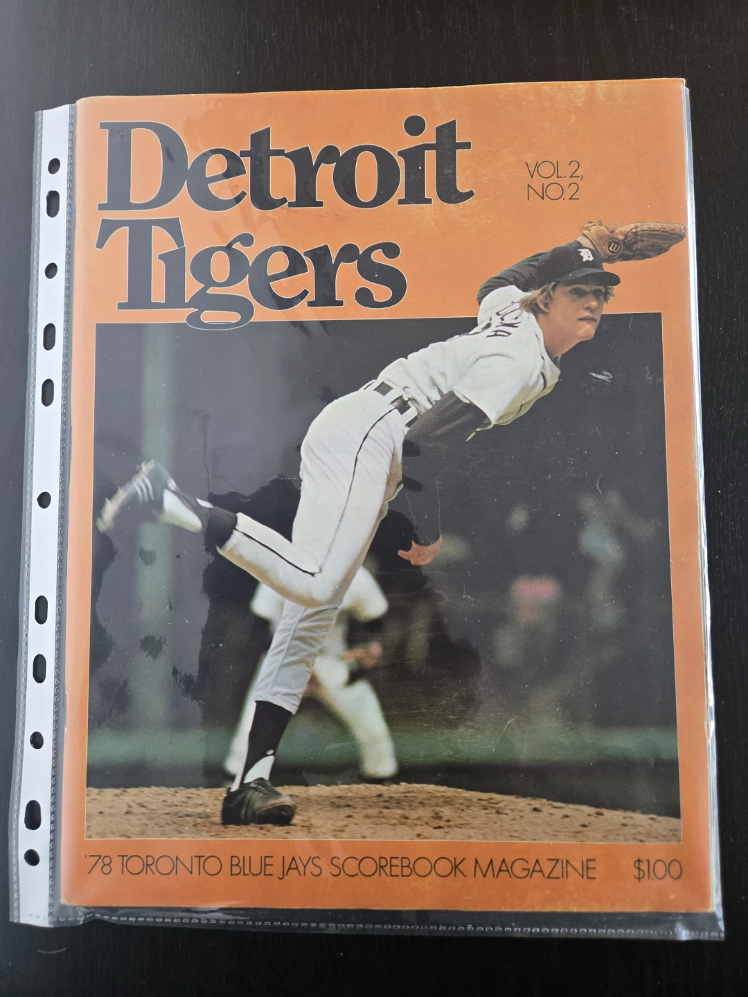 Vintage 70's Jays/Tigers Scorebook+60/70's Mini Pennant - photo 2